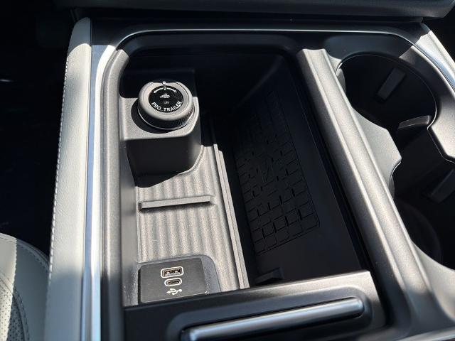 2025 Ford Expedition Platinum MAX