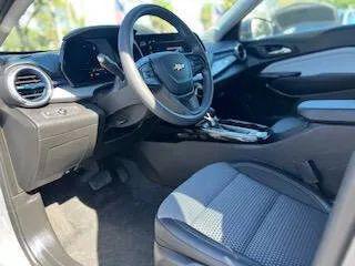 2025 Chevrolet Trax FWD LT