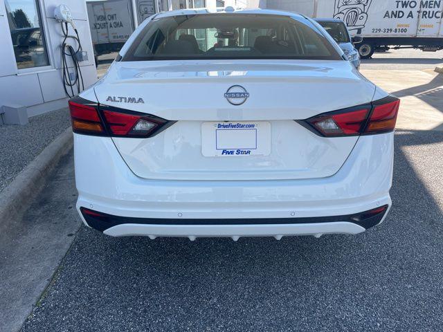 2025 Nissan Altima SV FWD