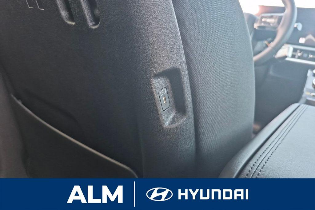 New 2026 White HYUNDAI SE image 19