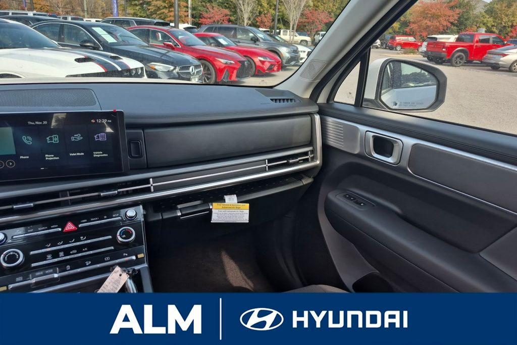 New 2026 White HYUNDAI SE image 22