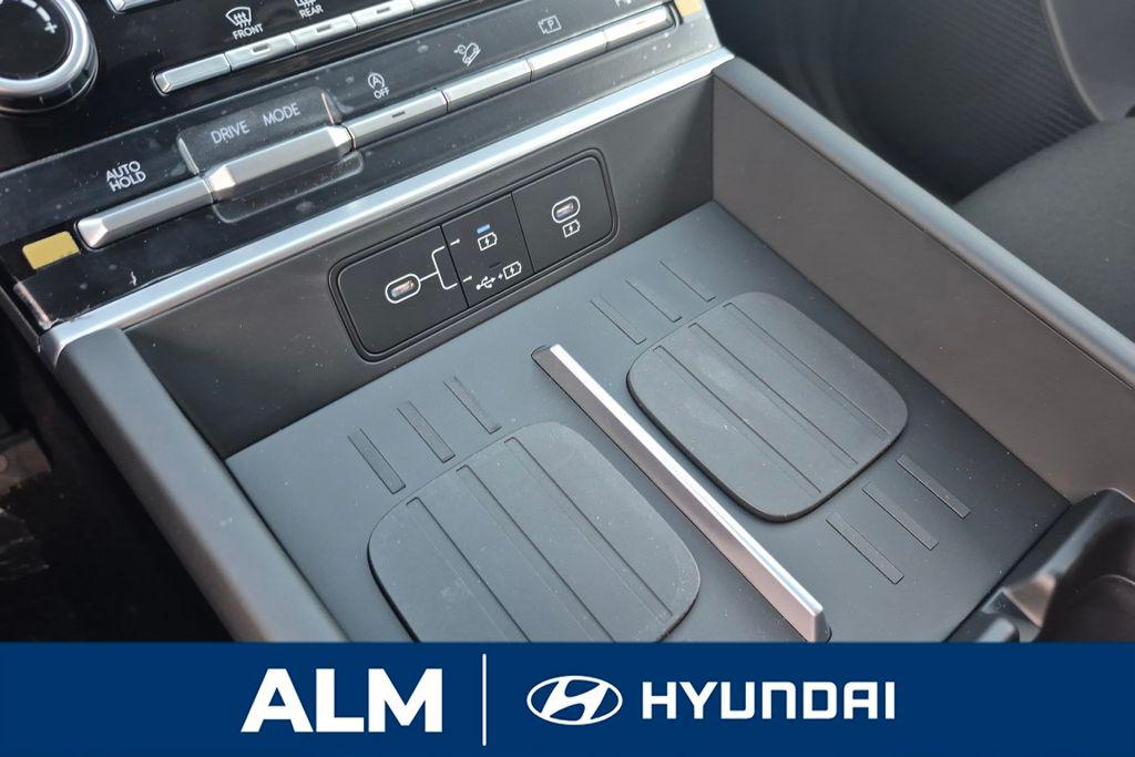 New 2026 White HYUNDAI SE image 27