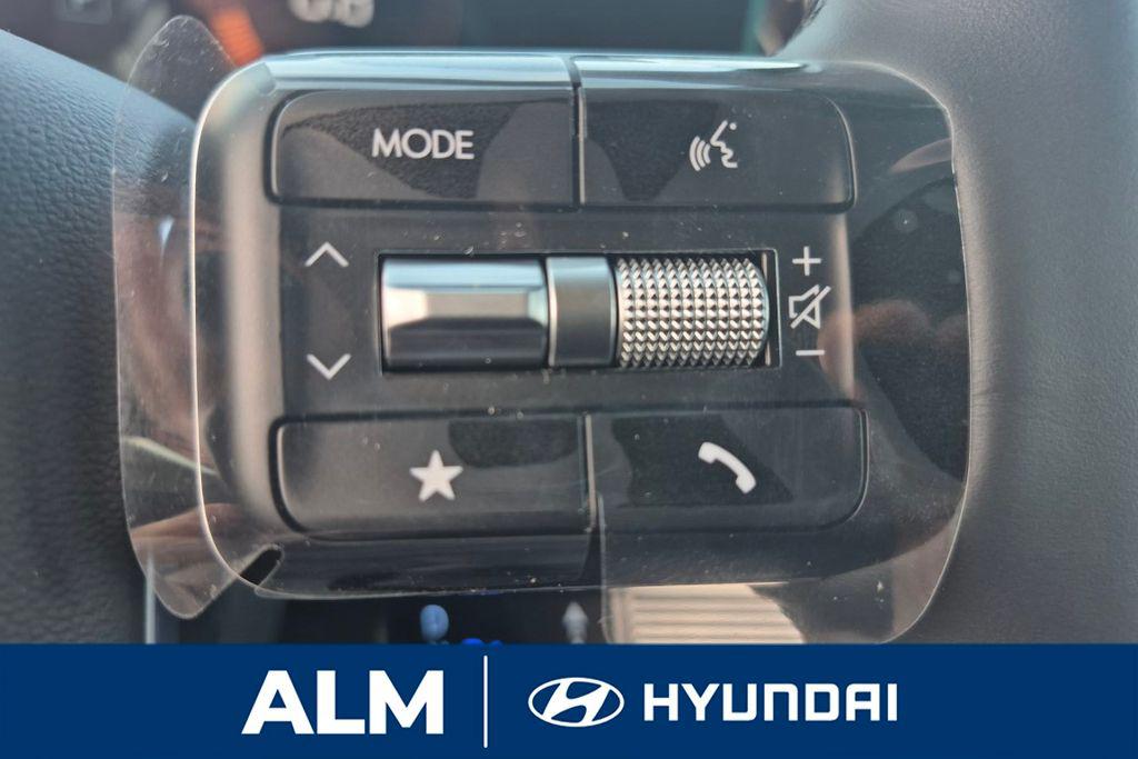 New 2026 White HYUNDAI SE image 28