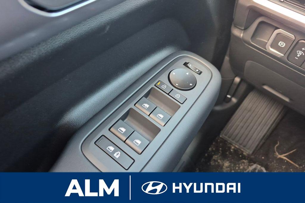 New 2026 White HYUNDAI SE image 33