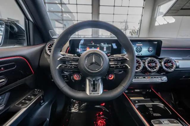 2026 Mercedes-Benz GLB 4MATIC
