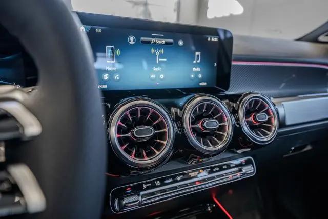 2026 Mercedes-Benz GLB 4MATIC
