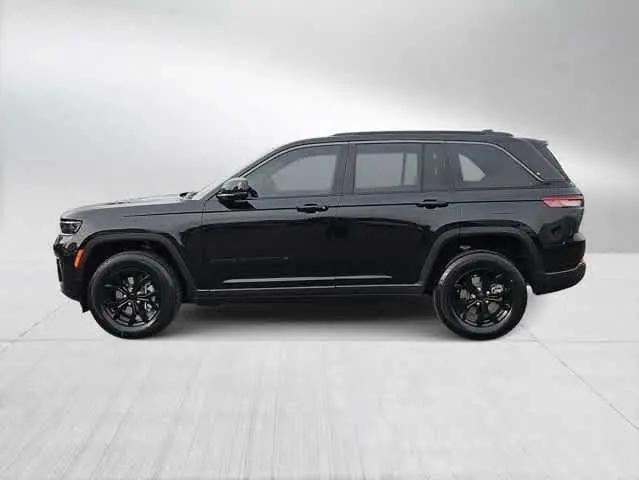 2026 Jeep Grand Cherokee Altitude 4x4
