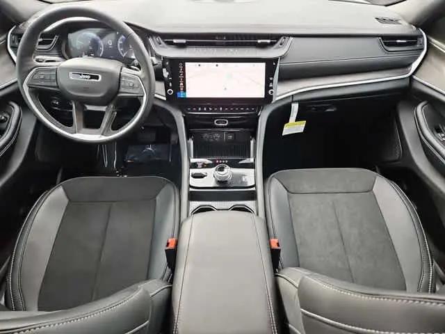 2026 Jeep Grand Cherokee Altitude 4x4