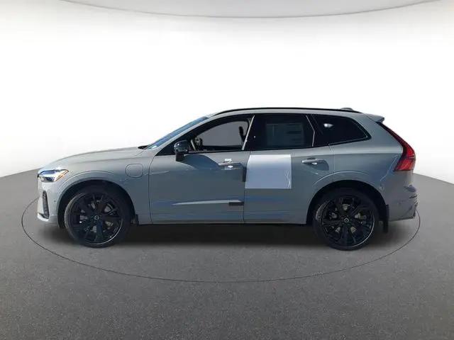 2026 Volvo XC60 Plug-In Hybrid Black Edition Ultra, T8 AWD Electric/Gasoline, Dark