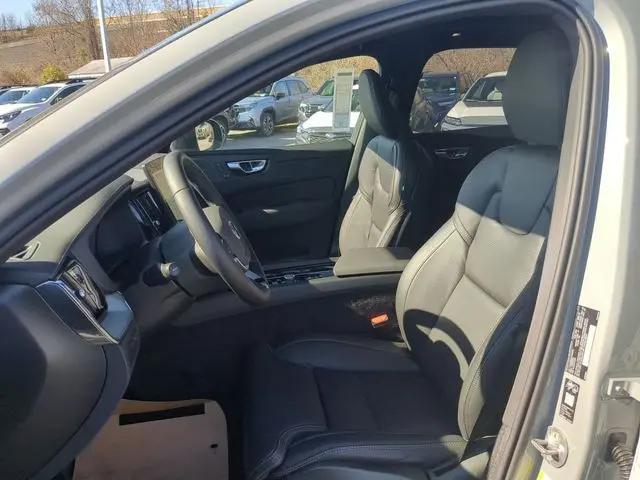 2026 Volvo XC60 Plug-In Hybrid Black Edition Ultra, T8 AWD Electric/Gasoline, Dark