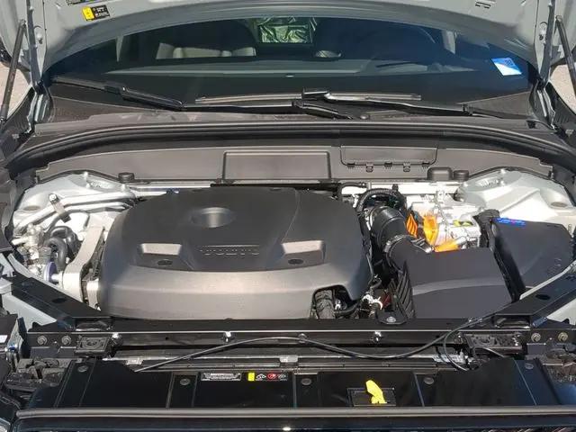 2026 Volvo XC60 Plug-In Hybrid Black Edition Ultra, T8 AWD Electric/Gasoline, Dark