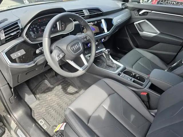 2025 Audi Q3 Premium 45 TFSI S line quattro Tiptronic
