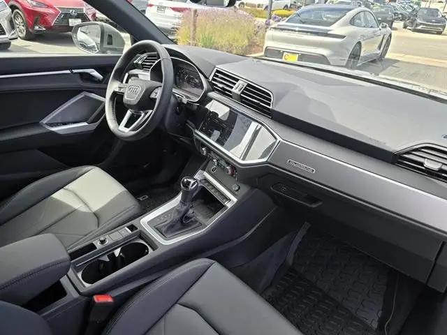 2025 Audi Q3 Premium 45 TFSI S line quattro Tiptronic