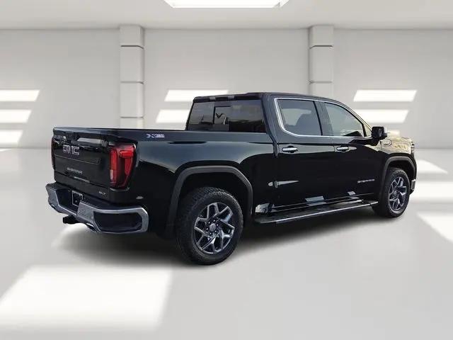 2026 GMC Sierra 1500 Crew Cab, Short Bed, SLT, 4WD