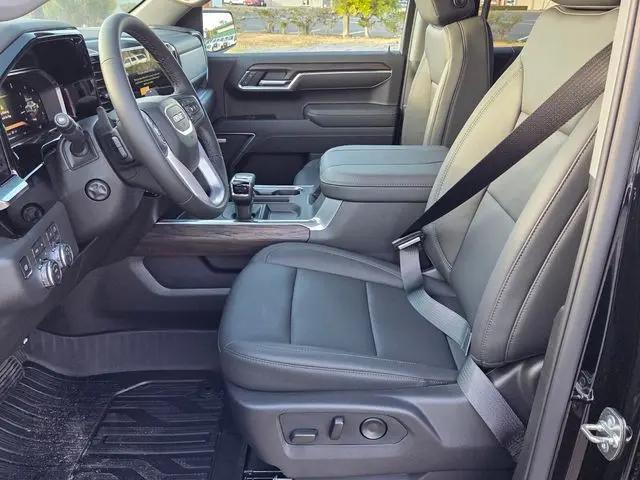 2026 GMC Sierra 1500 Crew Cab, Short Bed, SLT, 4WD