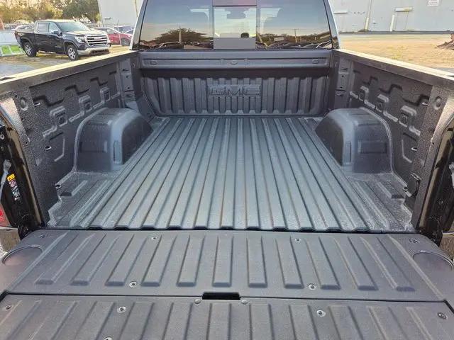 2026 GMC Sierra 1500 Crew Cab, Short Bed, SLT, 4WD