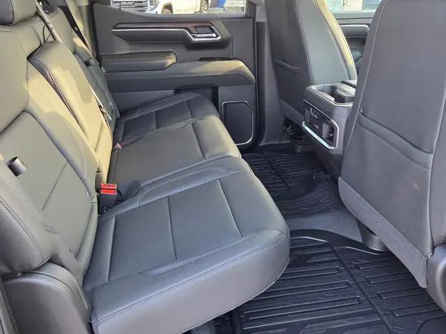 2026 GMC Sierra 1500 Crew Cab, Short Bed, SLT, 4WD