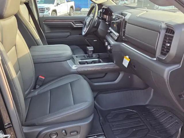 2026 GMC Sierra 1500 Crew Cab, Short Bed, SLT, 4WD