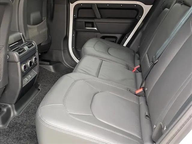 2026 Land Rover Defender P400 X-Dynamic SE