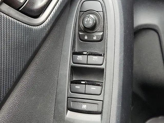 2025 Subaru Crosstrek 2.0i