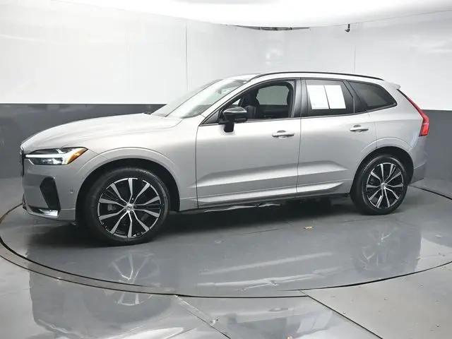 2023 Volvo XC60 B5 Plus Dark Theme