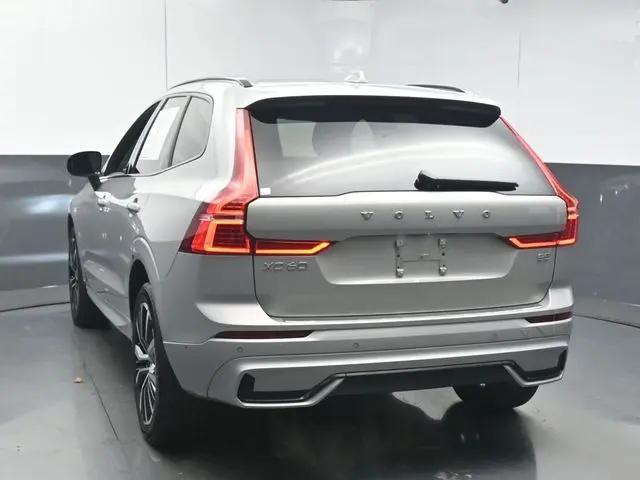 2023 Volvo XC60 B5 Plus Dark Theme