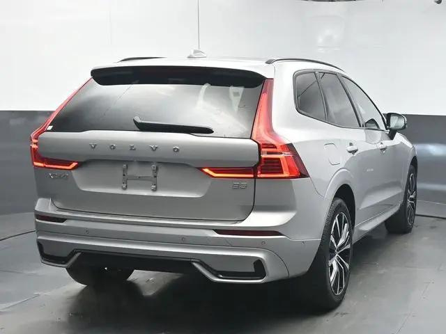 2023 Volvo XC60 B5 Plus Dark Theme