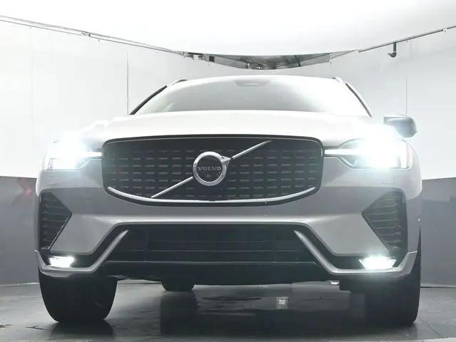 2023 Volvo XC60 B5 Plus Dark Theme