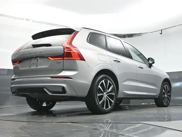 2023 Volvo XC60 B5 Plus Dark Theme