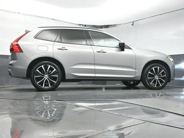 2023 Volvo XC60 B5 Plus Dark Theme