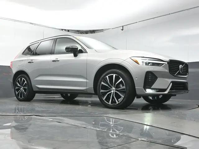 2023 Volvo XC60 B5 Plus Dark Theme