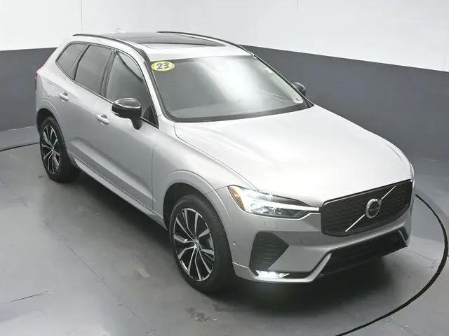 2023 Volvo XC60 B5 Plus Dark Theme