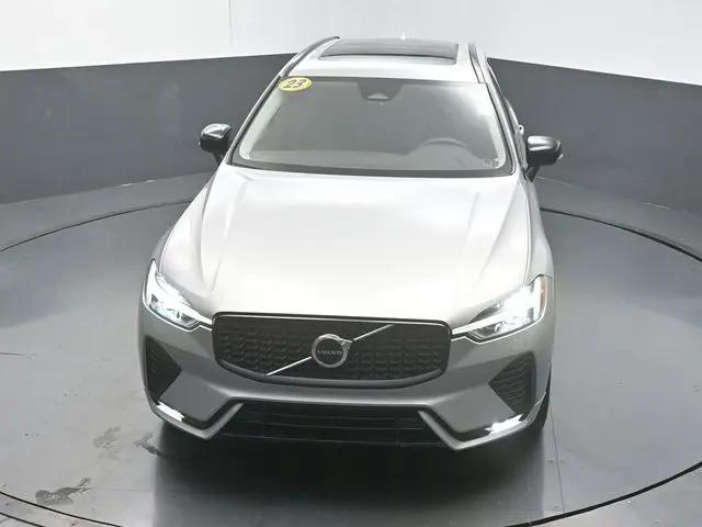 2023 Volvo XC60 B5 Plus Dark Theme