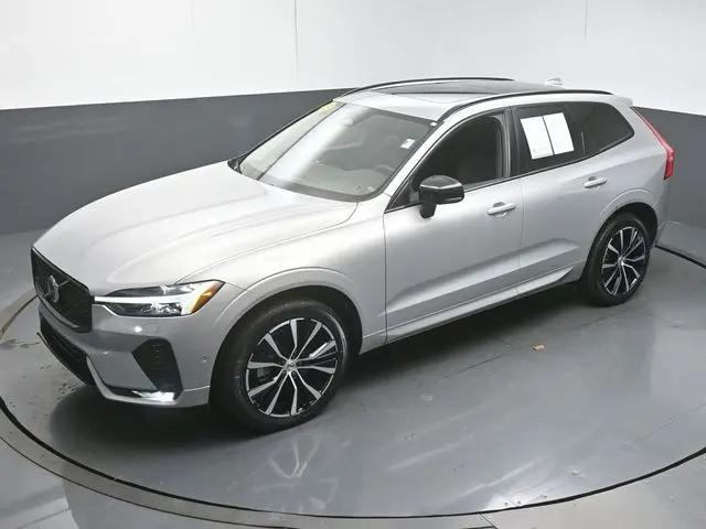 2023 Volvo XC60 B5 Plus Dark Theme
