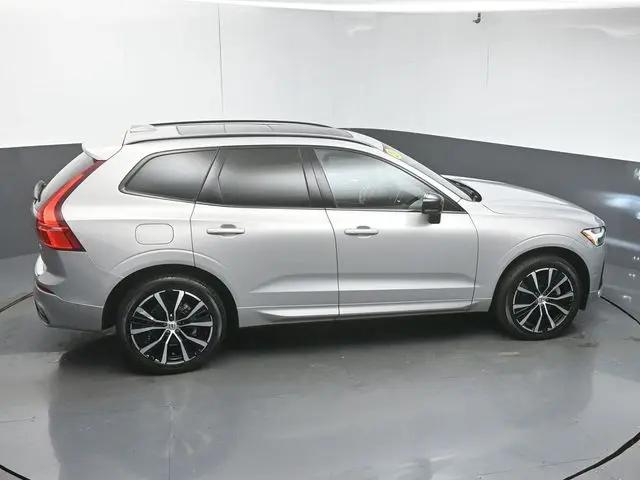 2023 Volvo XC60 B5 Plus Dark Theme