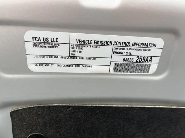 2024 Chrysler Pacifica Touring L