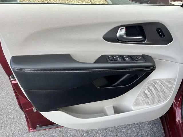 2022 Chrysler Pacifica Touring L AWD
