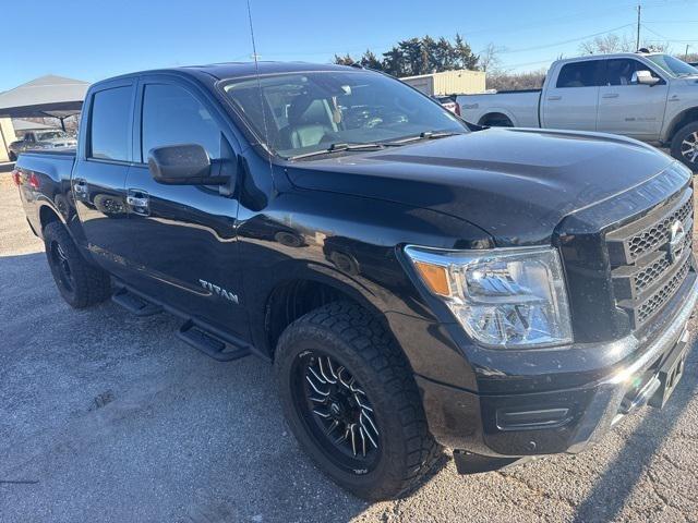 2021 Nissan TITAN Crew Cab SV 4x4