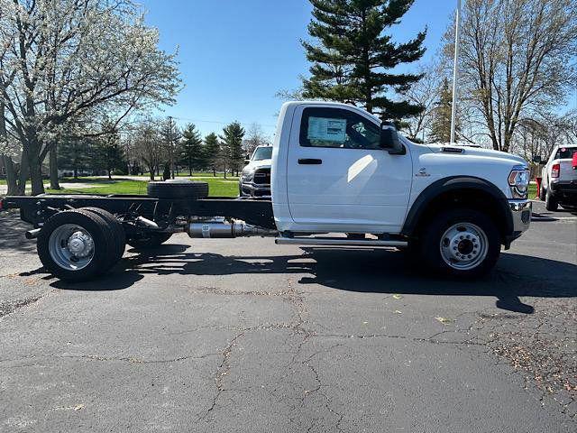 2024 RAM Ram 5500 Chassis Cab RAM 5500 TRADESMAN CHASSIS REGULAR CAB 4X4 84 CA