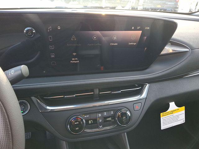 2026 Buick NV Preferred FWD