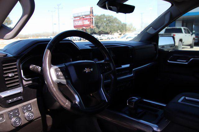2022 Chevrolet Silverado 1500 4WD Crew Cab Short Bed LTZ