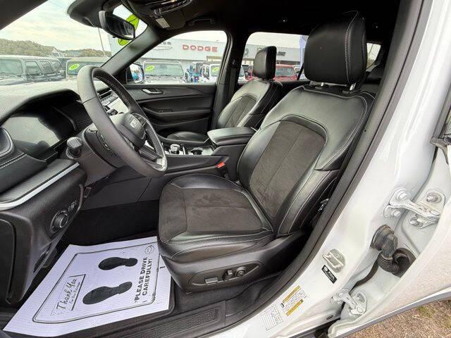 2024 Jeep Grand Cherokee L Altitude 4x4