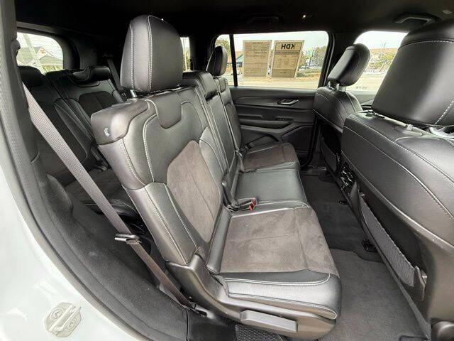 2024 Jeep Grand Cherokee L Altitude 4x4
