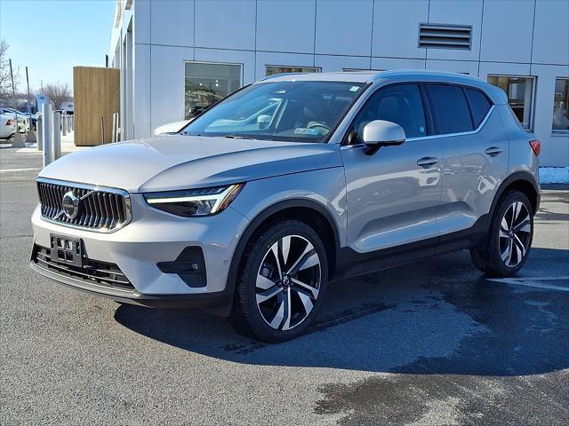 2023 Volvo XC40 B5 Plus Bright Theme