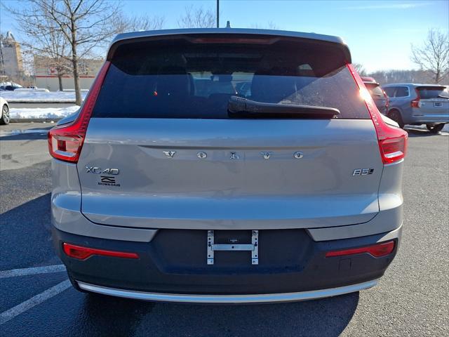 2023 Volvo XC40 B5 Plus Bright Theme