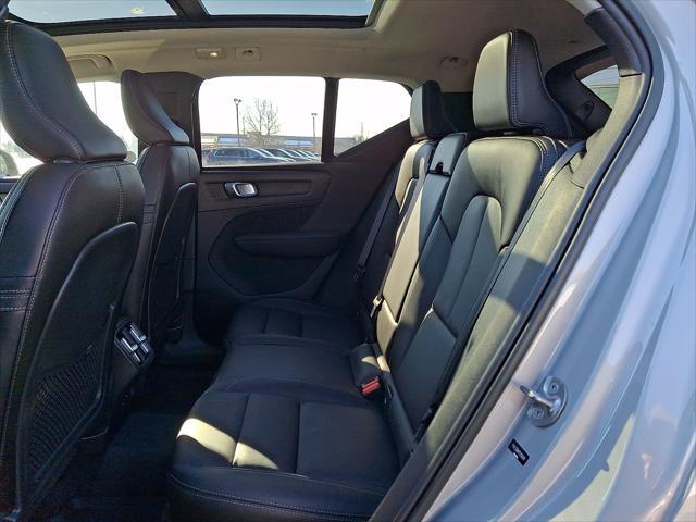 2023 Volvo XC40 B5 Plus Bright Theme