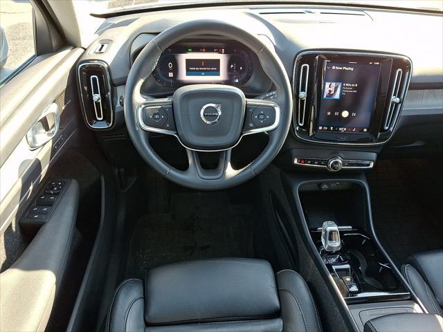 2023 Volvo XC40 B5 Plus Bright Theme