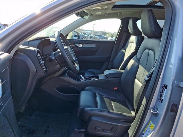 2023 Volvo XC40 B5 Plus Bright Theme