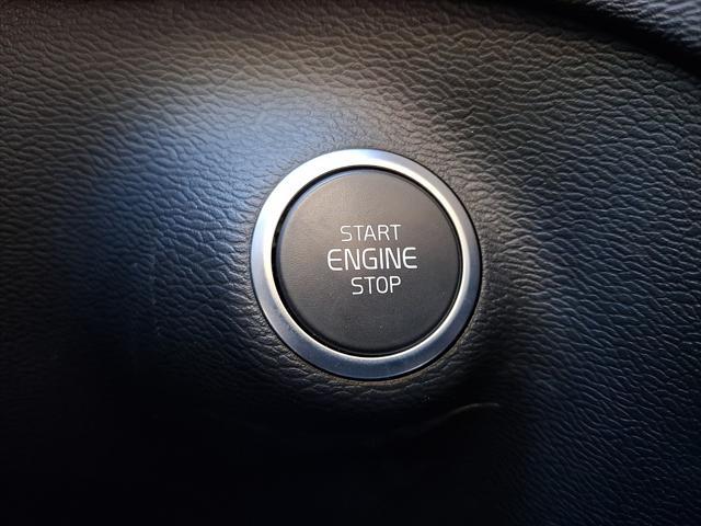2023 Volvo XC40 B5 Plus Bright Theme