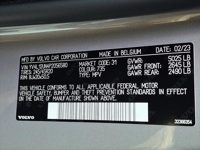 2023 Volvo XC40 B5 Plus Bright Theme